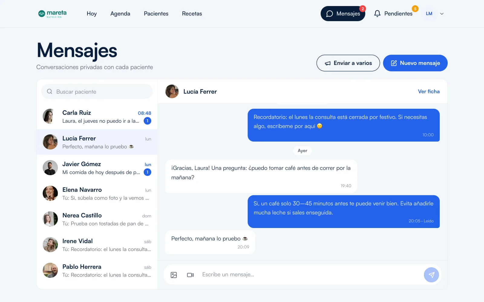 Bandeja de mensajes con la conversación con una paciente